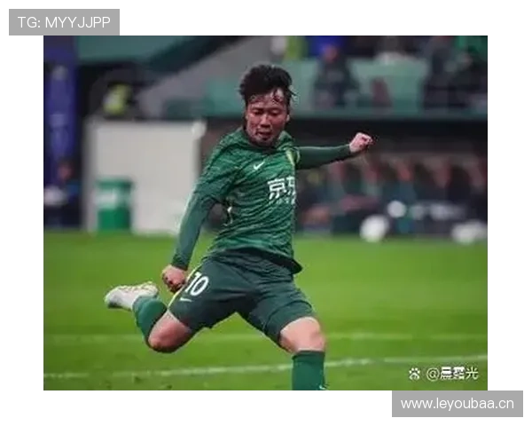 国安中场看似人多，实则功能重叠，节奏全乱了