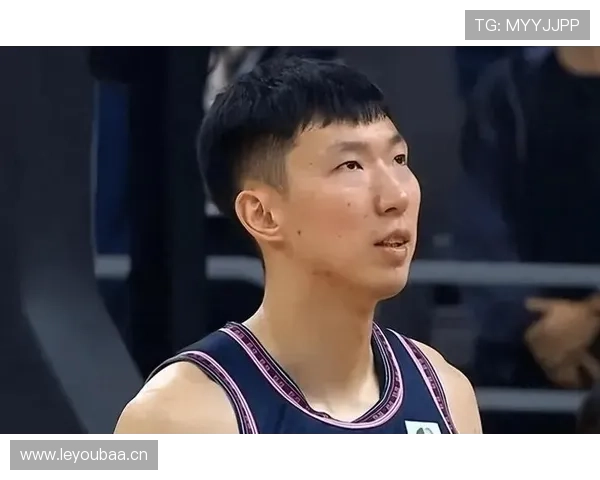 周琦比赛场上拼命，私下住豪宅里竟然这样过日子？