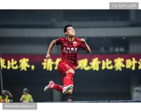 武磊连续高位逼抢撕开防线提升国家队关键战进攻效率